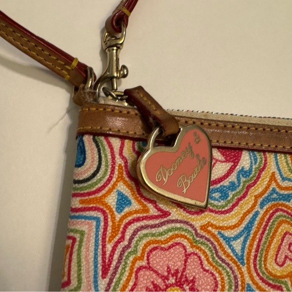 Vintage Disney Dooney & Bourke Wristlet - Parks Exclusive - 2011 - Picture 2 of 8